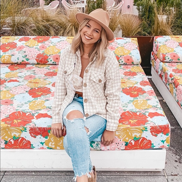 Meet your Posher, Madelyn - Picture 4 of 6